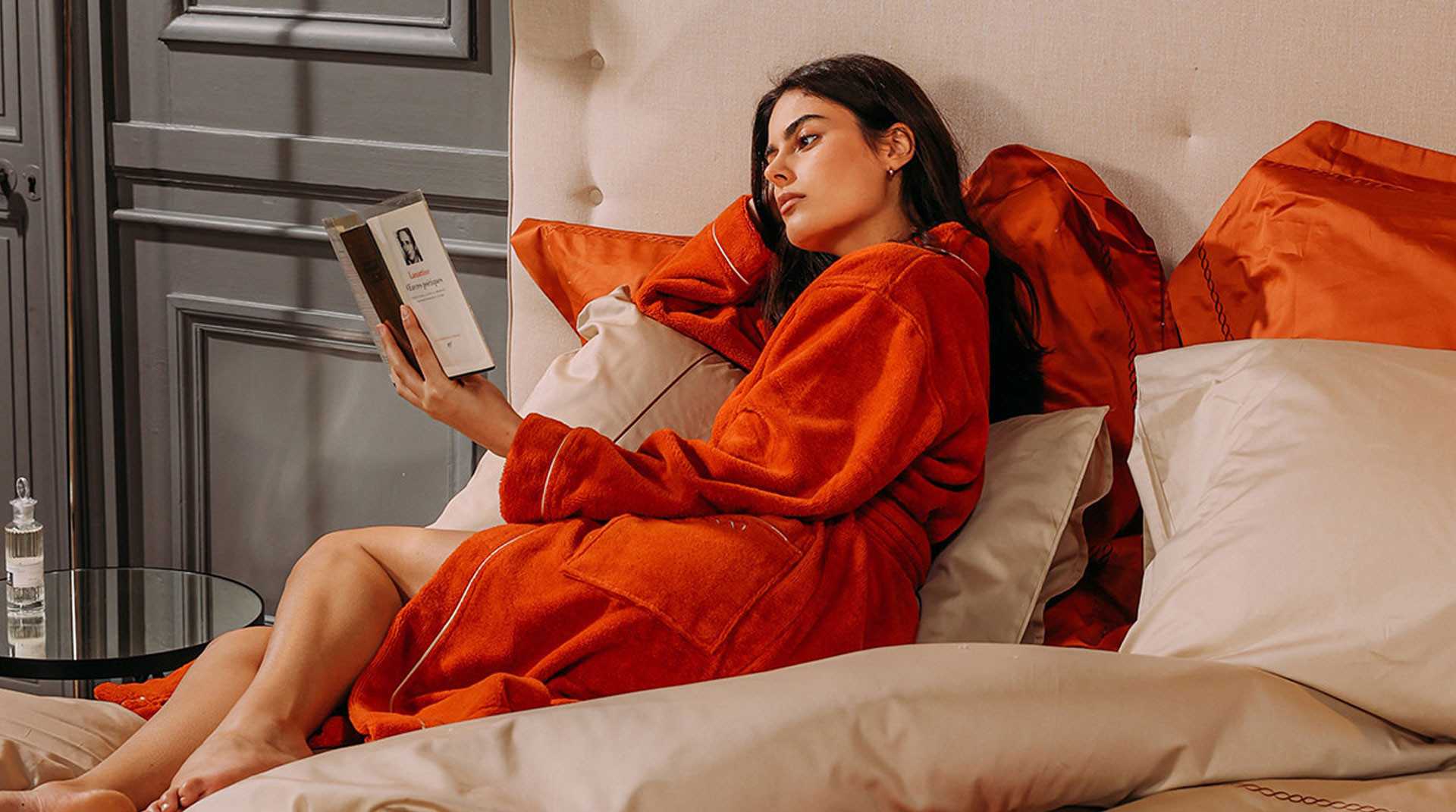 Bathrobe or dressing gown: what's the difference and which one to choose?
